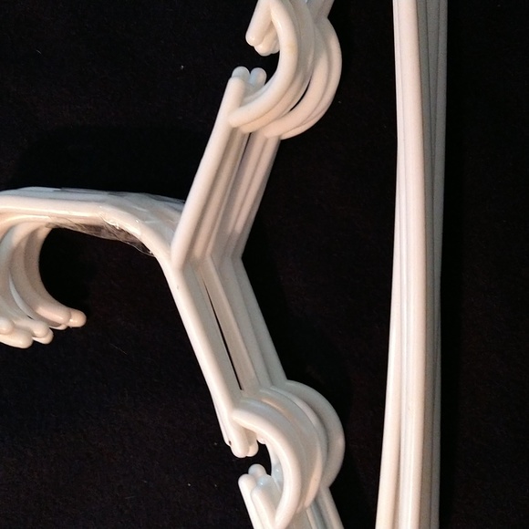 10 Delta Children's & Baby Clothing Hangers C Hooks in White - Picture 1 of 8